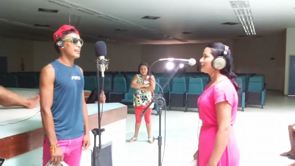 Cantores durante gravação do álbum Nheengatu (Canções na Língua Geral Amazônica), no auditório da Ufopa (unidade Tapajós), em Santarém, em 01/2016.