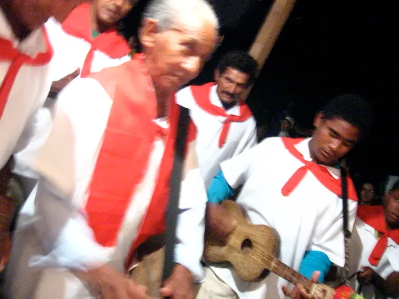 Mimi Cachimbo e a comitiva de São Benedito de Ourém. Ourém, 22/12/2005.