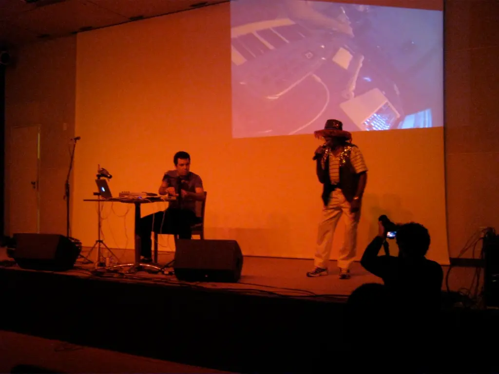 Fábio Cavalcante e Mestre Cardoso, no lançamento do disco “Do Meio do Século XX para o XXI”, em 1° de outubro de 2011, no auditório do Sesc Boulevard, em Belém-PA.