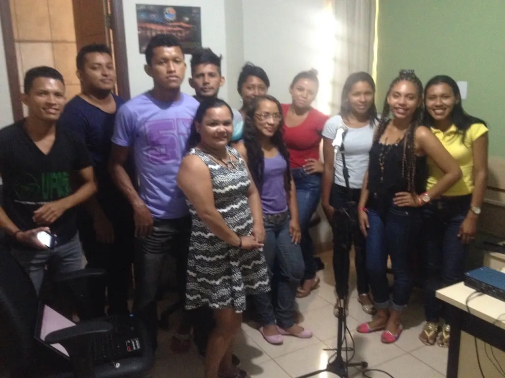 Alunos integrantes do projeto “Formação de Estudantes Universitários Indígenas e Quilombolas para Produção de Conteúdo Radiofônico”