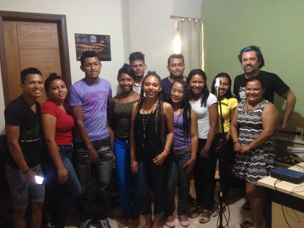 Alunos integrantes do projeto “Formação de Estudantes Universitários Indígenas e Quilombolas para Produção de Conteúdo Radiofônico”
