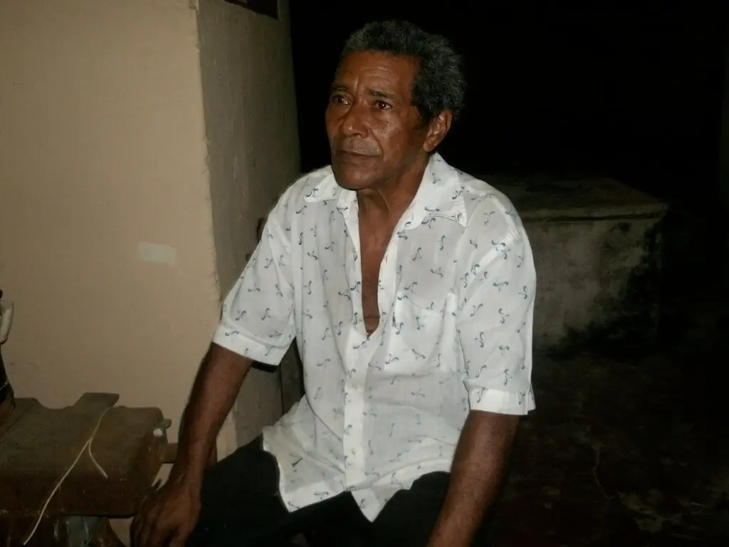 Mestre Faustino, amo do boi-bumbá pai-do-campo, de Ourém